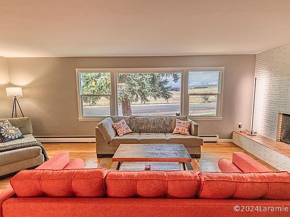 5th image of 2518 Hillside Dr