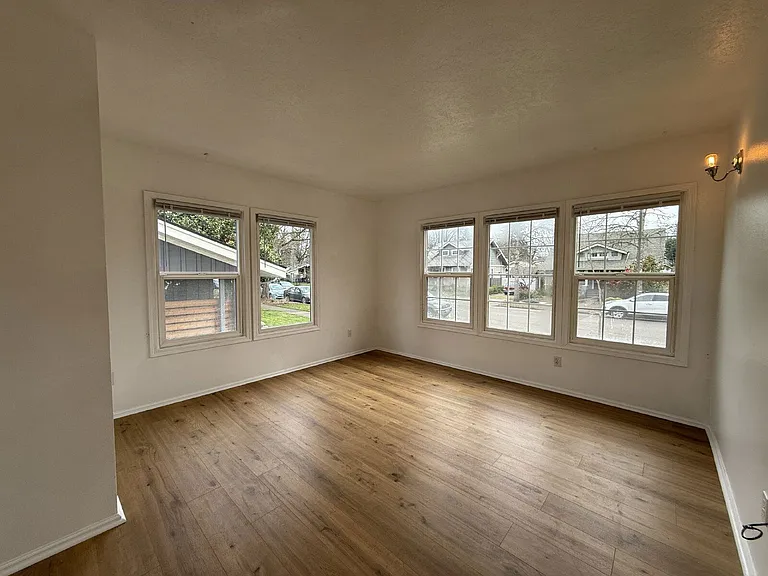 777 W 10th Ave #A — Photo 5