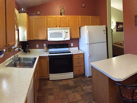 5th image of 612 W Beck St