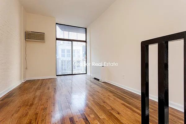 Rented by Mirador Real Estate | media 8