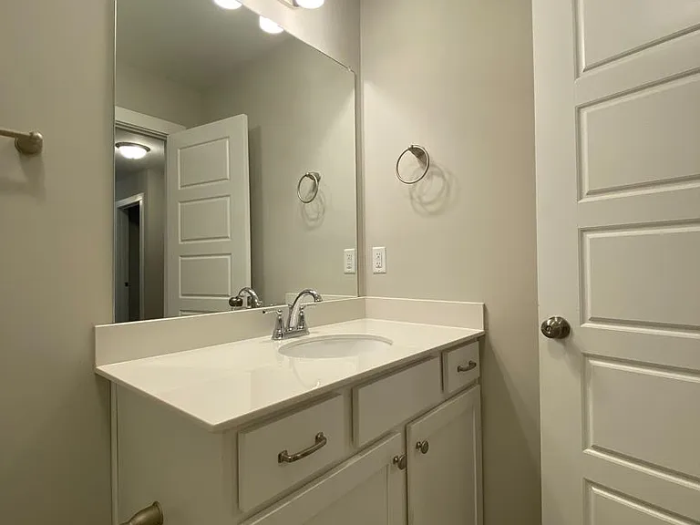 7950 Saint James Dr — Photo 31