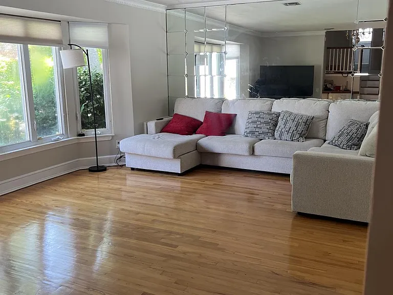30 Michael Rd — Photo 2