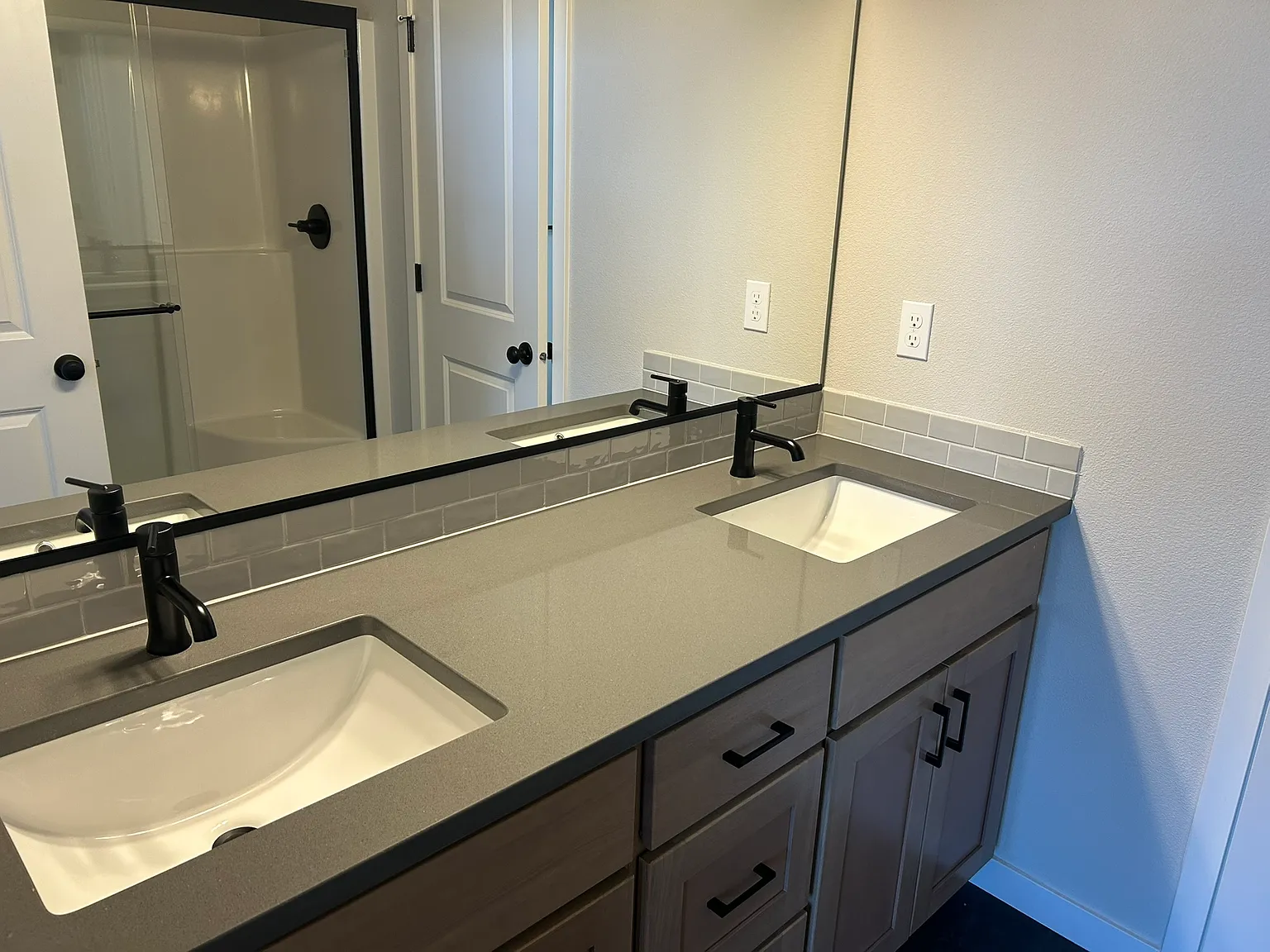 4 bed, 3.5 bath, 1937 sqft, $3,095 — Photo 4