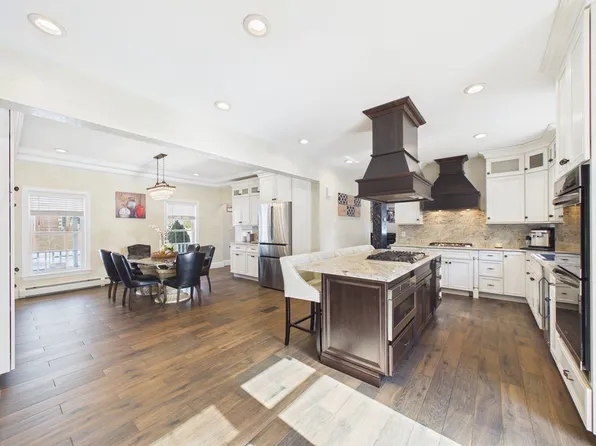 6 Angel Ct, Westport, MA 02790