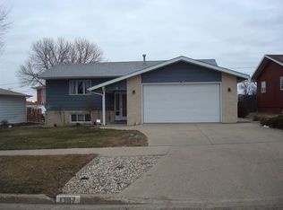 1107 5th St SW, Minot, ND 58701