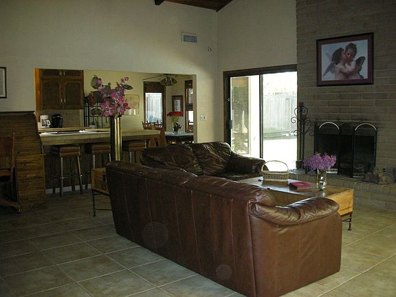 5th image of 611 E Serena Ave