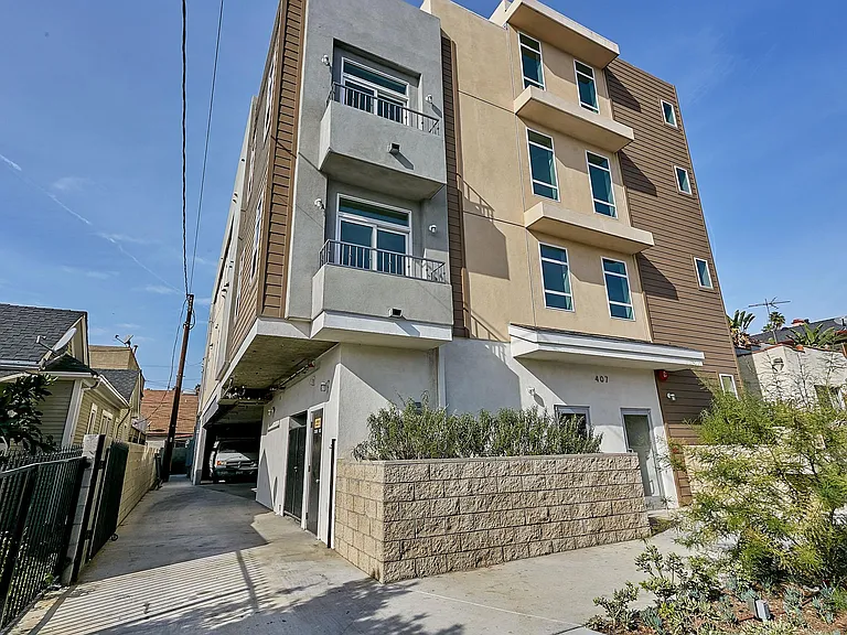 407 N Ardmore Ave #201 — Photo 1