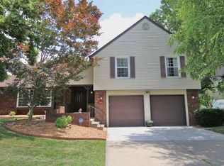 2802 N Rustic Ridge Dr, Peoria, IL 61604