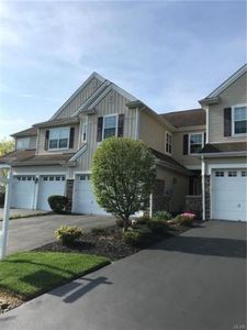 2872 Green Ct, Easton, PA, 18040