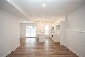 2 bed, 1.0 bath, 823 sqft, $1,800 — Photo 2