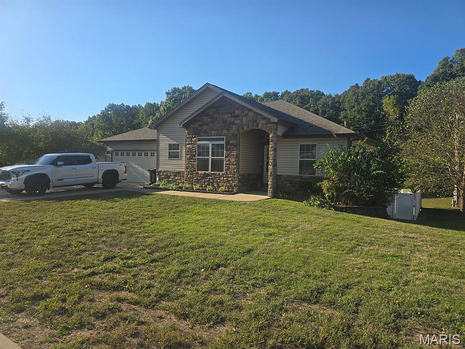 1st image of 128 Sycamore Dr