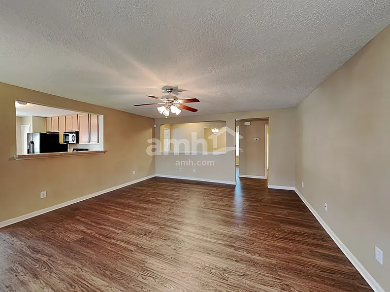 3030 Legends York Dr — Photo 7