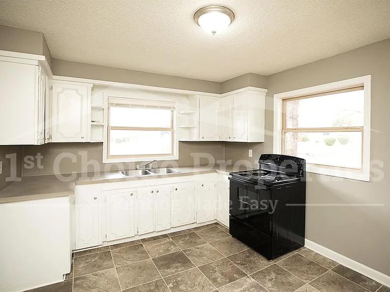 6051 Willow Cir — Photo 7