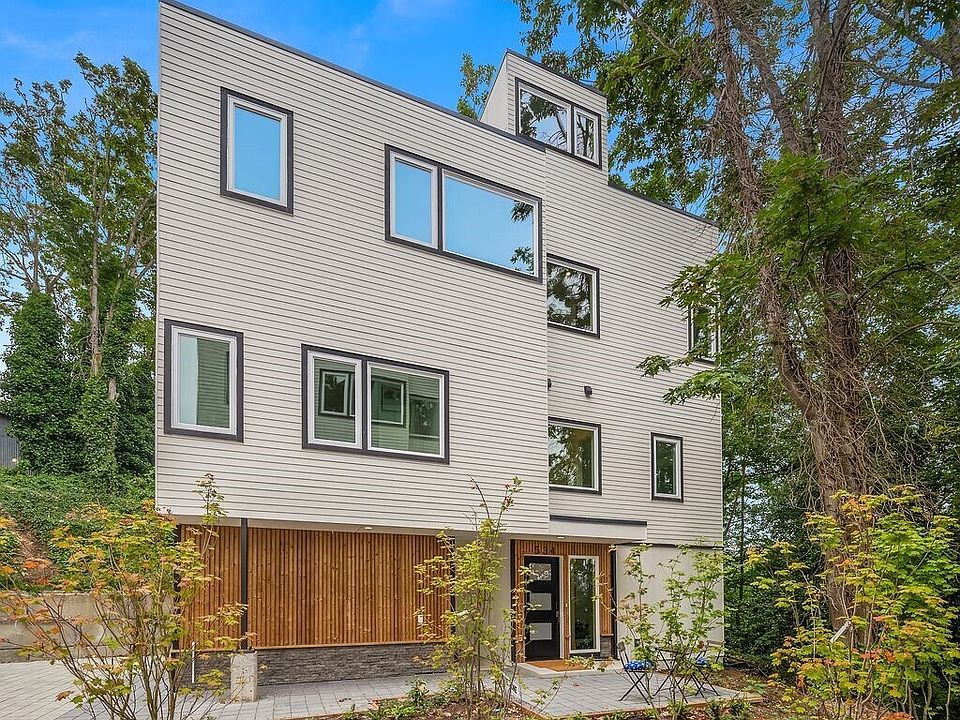 1st image of 534 W Barrett Street