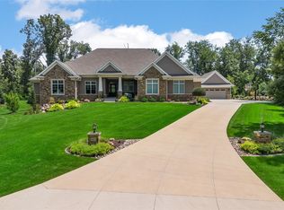 4807 Deer View Rd, Cedar Rapids, IA 52411