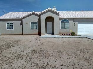 12403 Redwing Rd, Apple Valley, CA 92308