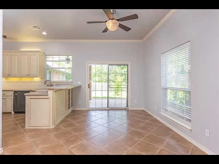 2213 Pine View Ter — Photo 8