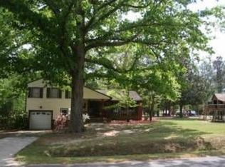 389 W Cole Ave, Raeford, NC 28376