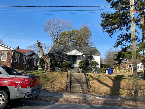 3rd image of 2434 Greenway Ave