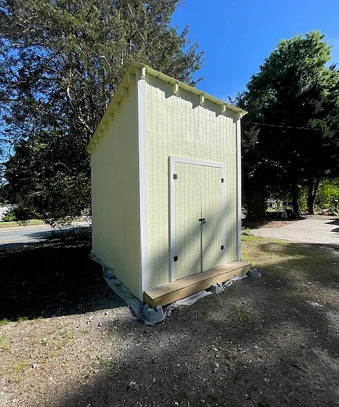 421 E Morehead St — Photo 5