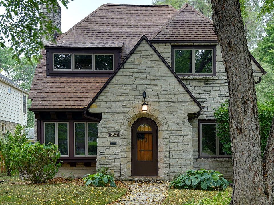 Attractive Tudor style