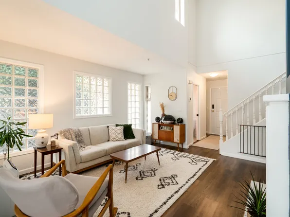 1255 Riverside Dr #4, Pt Coquitlam, BC V3B 7W5