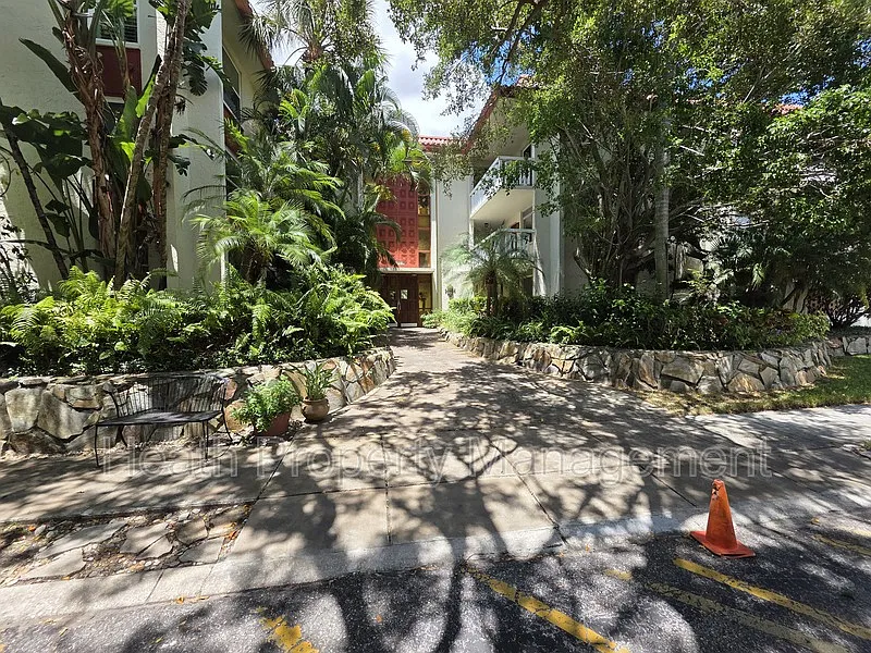 2 bed, 2.0 bath, 1200 sqft, $2,049 — Photo 1
