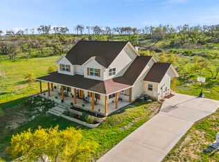 195 County Road 2652, Rio Medina, TX 78066