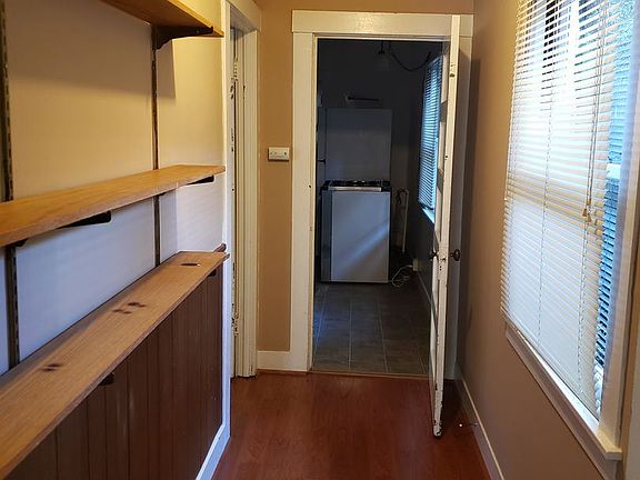 4th image of 421 Monterey Ave