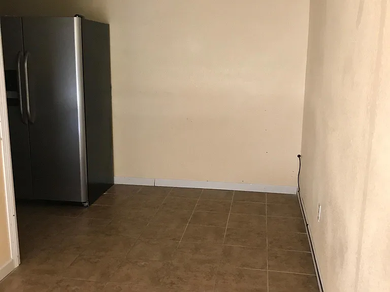 431 Carrie Dr #11 — Photo 2