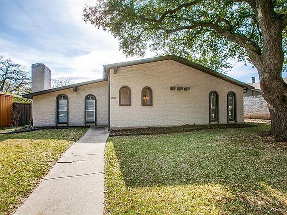 3rd image of 2806 Pinewood Dr
