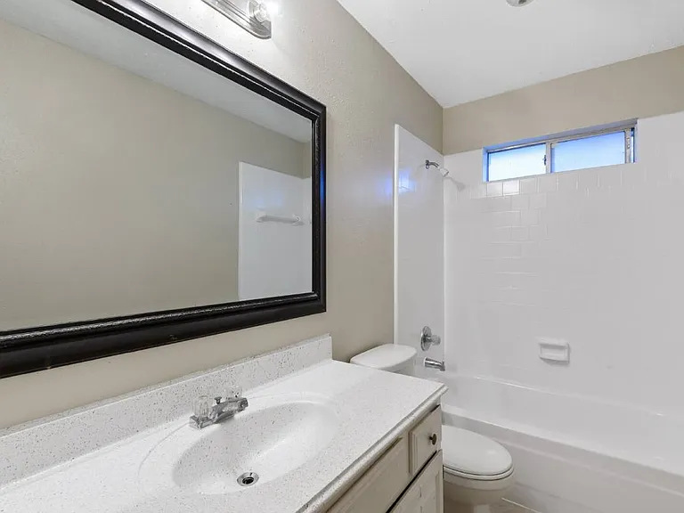 18067 Garden Manor Dr — Photo 6