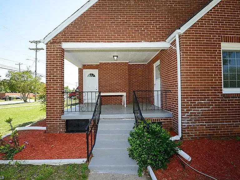 4 bed, 1574 sqft, $2,500 — Photo 2