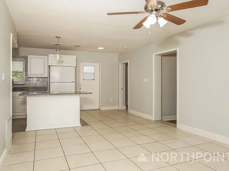 3816 Melgert Ln — Photo 4