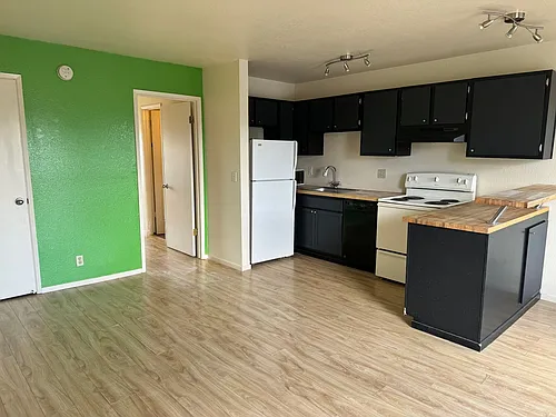 567 Holcomb Ave #A-L Photo 1