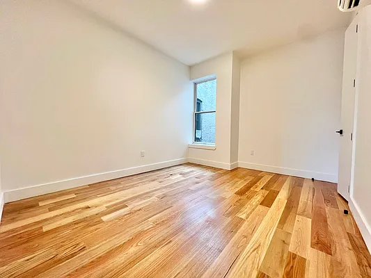 Rented by ERNY LLC | media 21