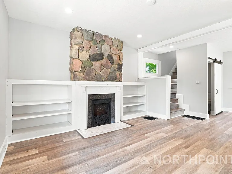 578 Stewart Ave — Photo 3