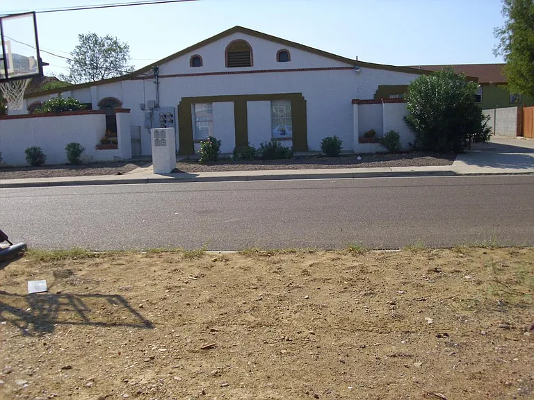 421 Hilltop Rd — Photo 11
