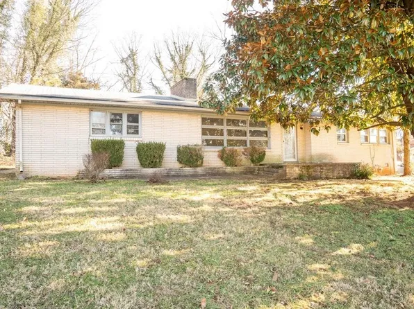 522 S Main St, Adairville, KY 42202