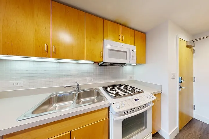 1400 E. 57th Street — Photo 59