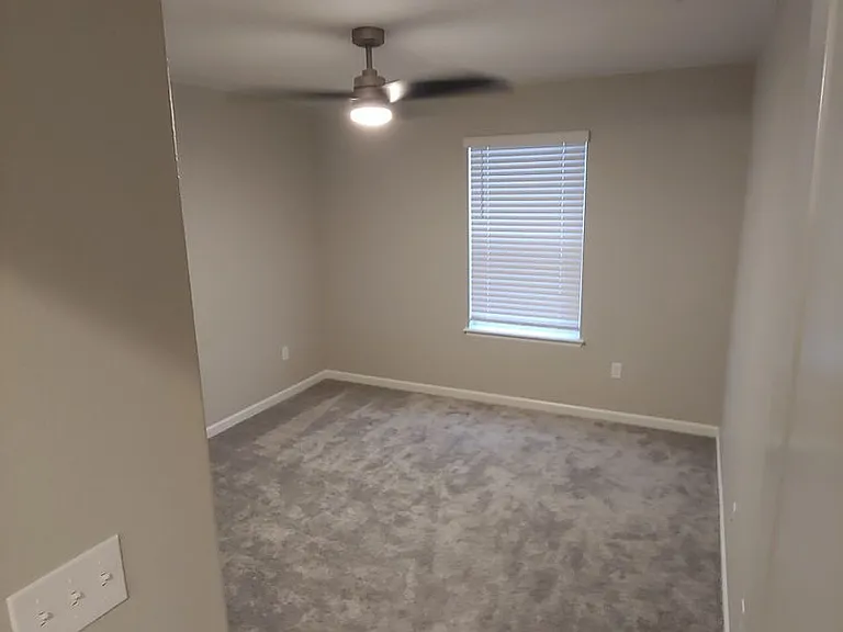 1042 Woodgate Ct — Photo 29