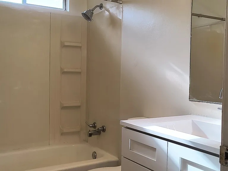 6115 Parker St — Photo 8