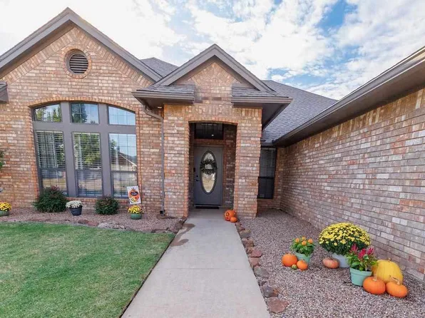 104 NE 52nd St, Lawton, OK 73507
