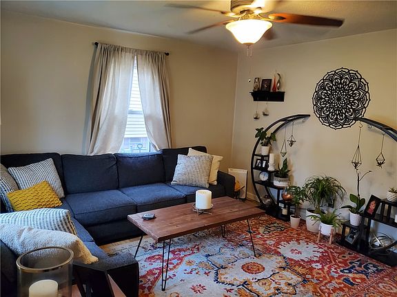 2nd image of 3834 Fruit St