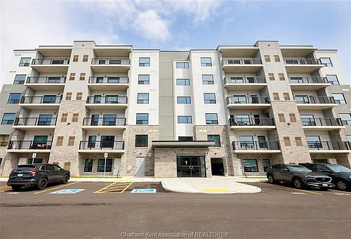 3340 Stella Cres Photo 1