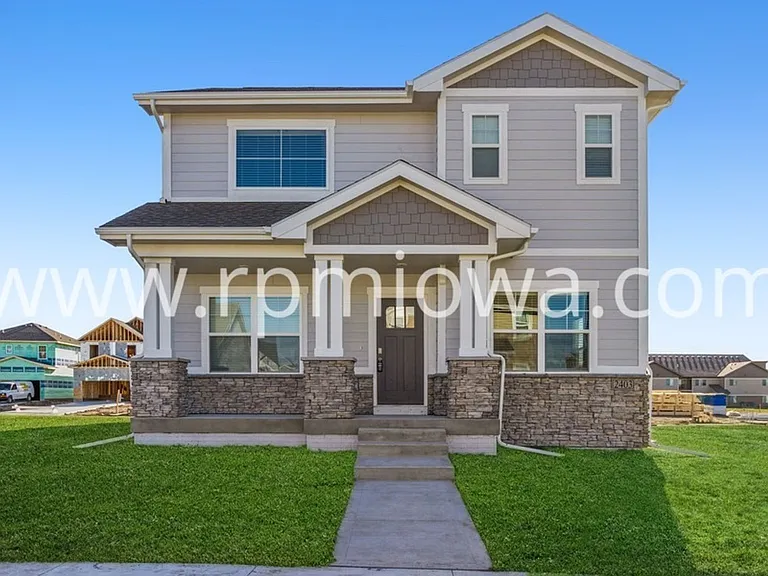 2403 SW 23rd St — Photo 1