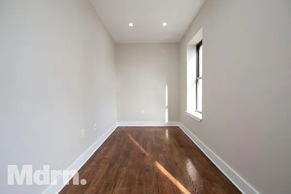 Rented by Mdrn Residential | media 6