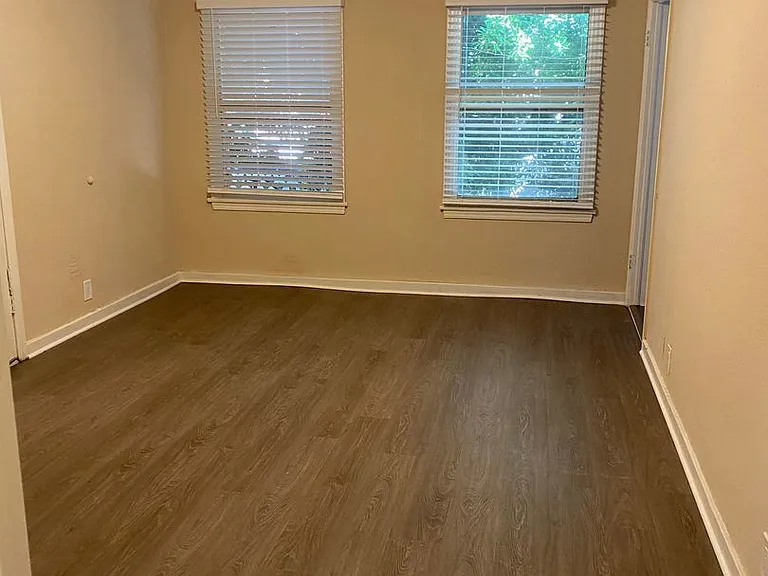 461 W Colorado St — Photo 3