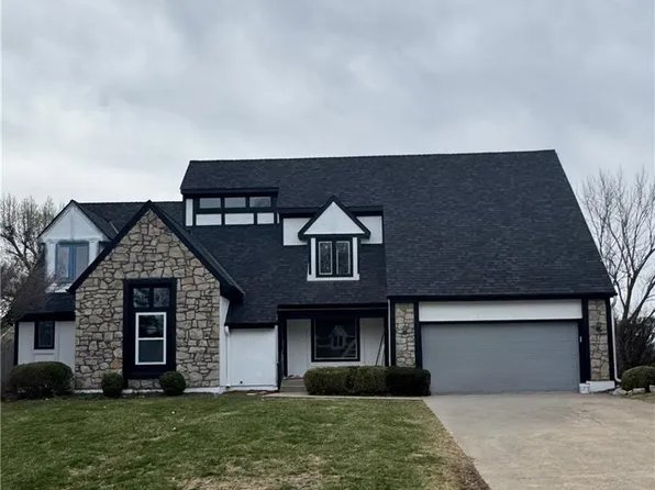 7821 W 116th Ter, Overland Park, KS 66210