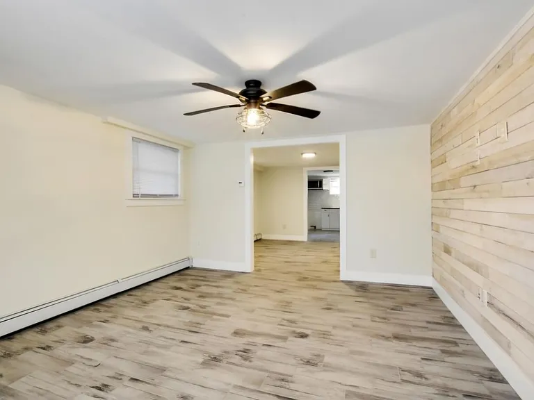 728 Golden Ave #1 — Photo 3